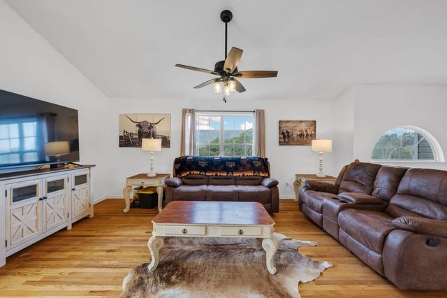 10464 Card Road, Soddy Daisy, TN 37379