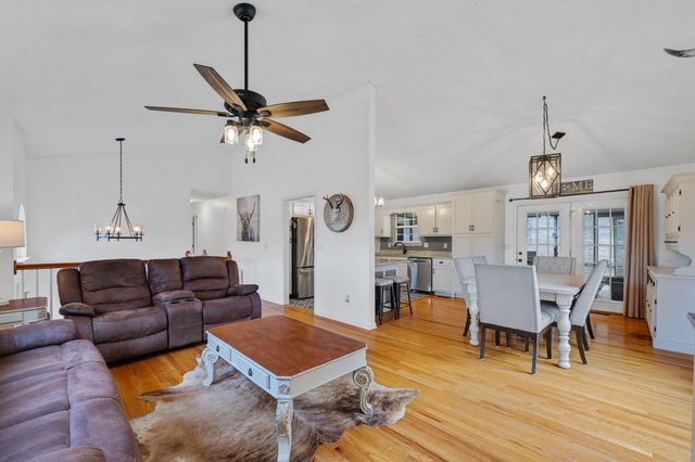 10464 Card Road, Soddy Daisy, TN 37379