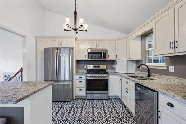 10464 Card Road, Soddy Daisy, TN 37379