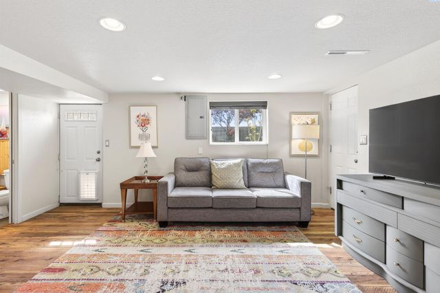 2409 W Albany Avenue, Kennewick, WA 99336