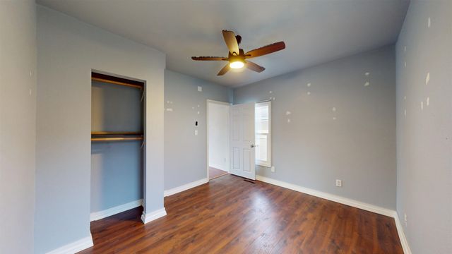 911 NE 9th Ave, Minot, ND 58701