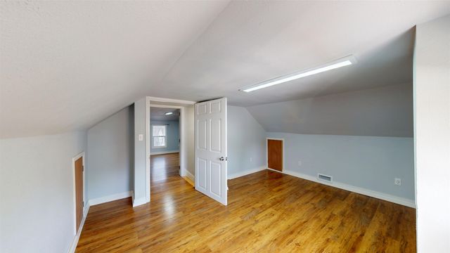 911 NE 9th Ave, Minot, ND 58701