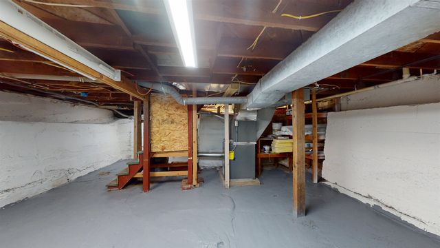 911 NE 9th Ave, Minot, ND 58701