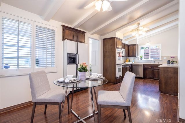 20624 Oxnard Street, Woodland Hills, CA 91367