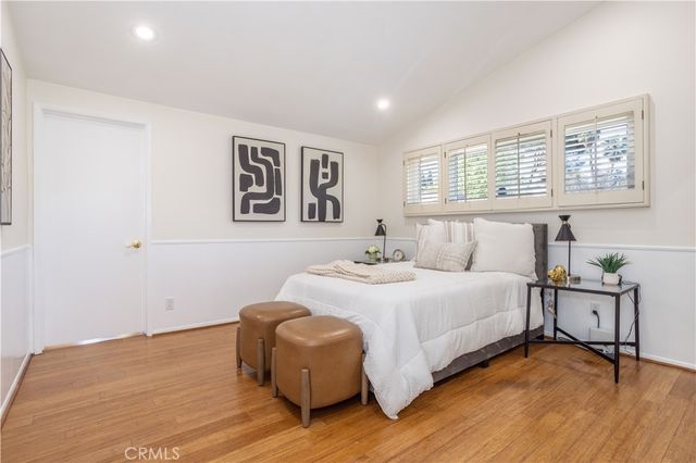 20624 Oxnard Street, Woodland Hills, CA 91367