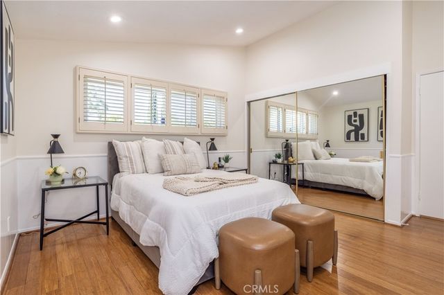 20624 Oxnard Street, Woodland Hills, CA 91367