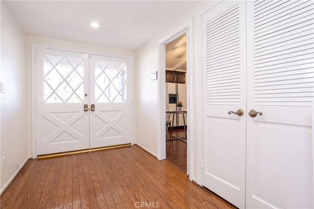 20624 Oxnard Street, Woodland Hills, CA 91367