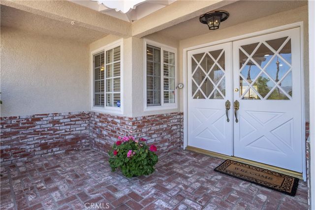 20624 Oxnard Street, Woodland Hills, CA 91367
