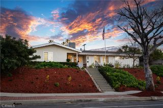 20624 Oxnard Street, Woodland Hills, CA 91367