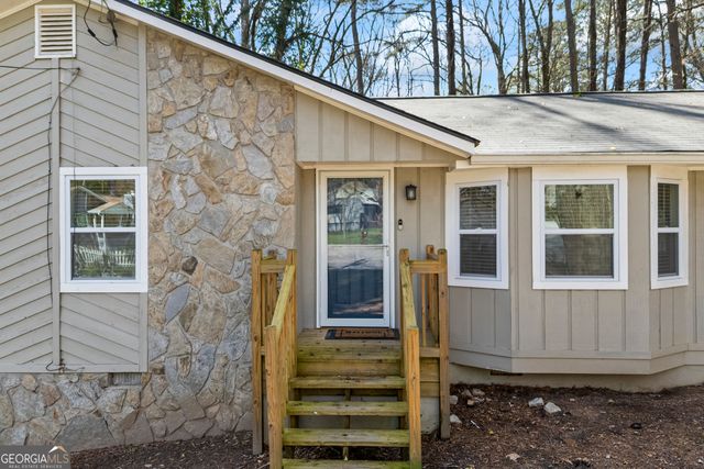 2493 Cherie Glen Road, Snellville, GA 30039