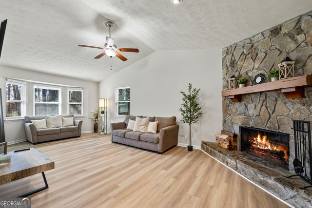 2493 Cherie Glen Road, Snellville, GA 30039