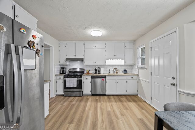 2493 Cherie Glen Road, Snellville, GA 30039