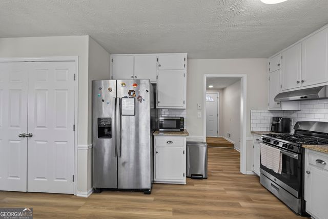 2493 Cherie Glen Road, Snellville, GA 30039