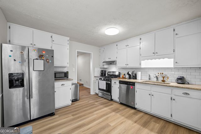 2493 Cherie Glen Road, Snellville, GA 30039