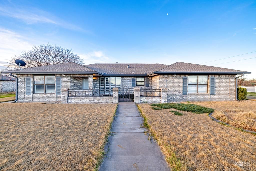 Image 1 of property listing at 6945 Harriet Rd, San Angelo, TX 76905