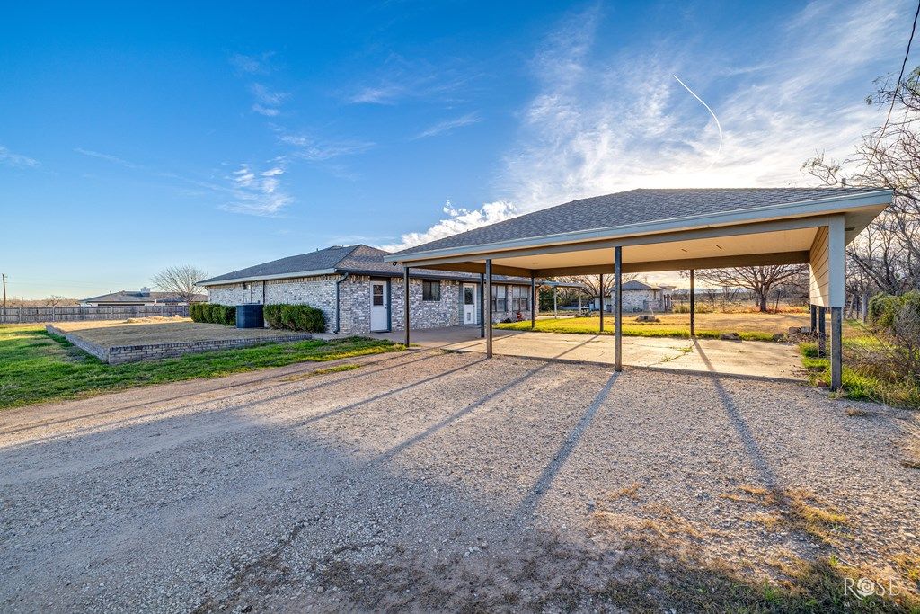 Image 18 of property listing at 6945 Harriet Rd, San Angelo, TX 76905