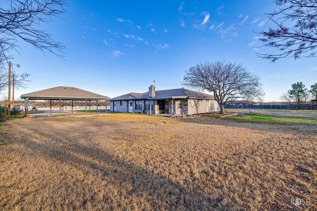 Image 22 of property listing at 6945 Harriet Rd, San Angelo, TX 76905