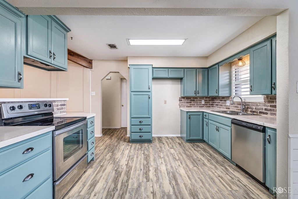 Image 8 of property listing at 6945 Harriet Rd, San Angelo, TX 76905