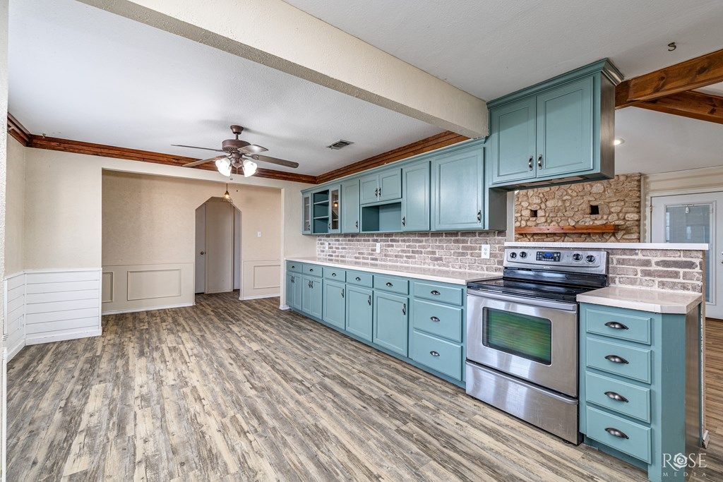 Image 9 of property listing at 6945 Harriet Rd, San Angelo, TX 76905