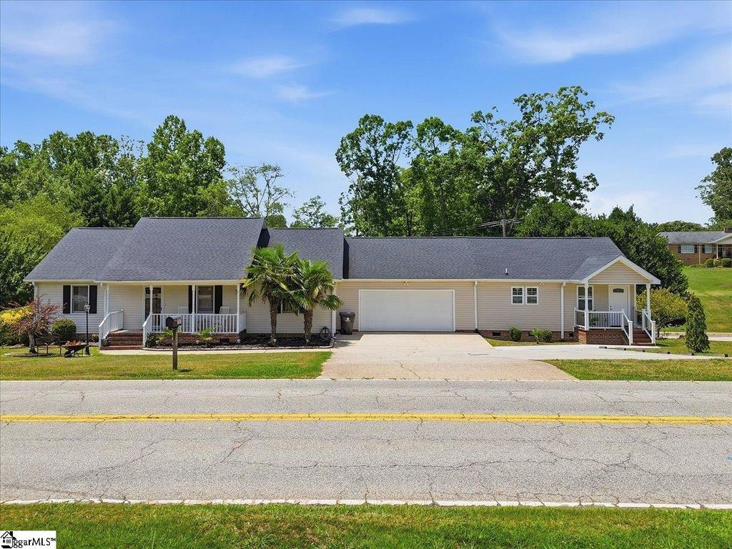 707 Reid School Road, Taylors, SC 29687