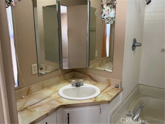 2240 Golden Oak Lane 108, Merced, CA 95341