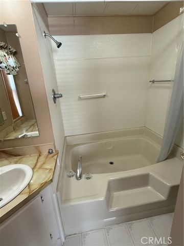 2240 Golden Oak Lane 108, Merced, CA 95341