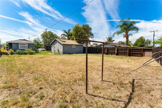 26606 14th Street, Highland, CA 92346