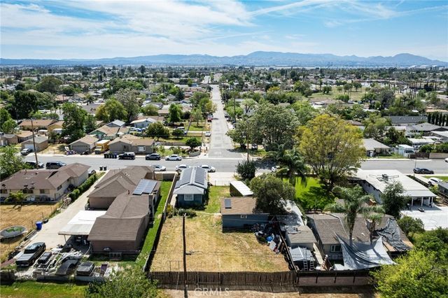 26606 14th Street, Highland, CA 92346