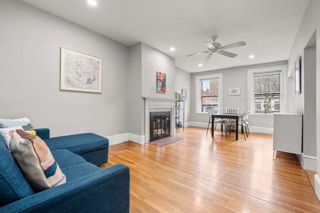 80A West Cedar 4, Boston, MA 02114