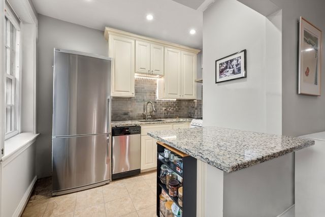 80A West Cedar 4, Boston, MA 02114