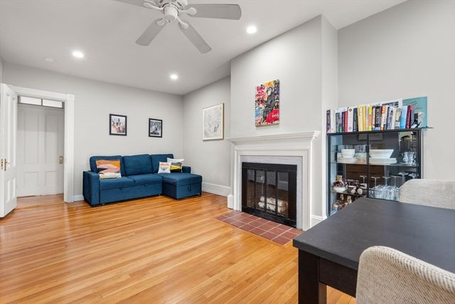 80A West Cedar 4, Boston, MA 02114