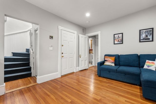 80A West Cedar 4, Boston, MA 02114