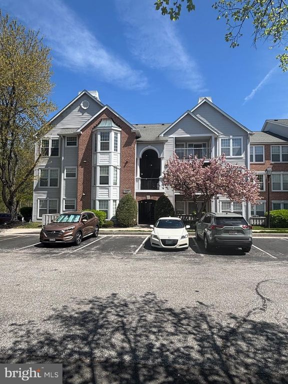 Image 2 of property listing at 4409 SILVERBROOK LN #304, Owings Mills, MD 21117