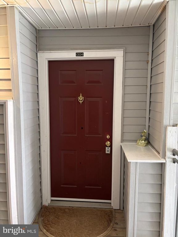 Image 4 of property listing at 4409 SILVERBROOK LN #304, Owings Mills, MD 21117