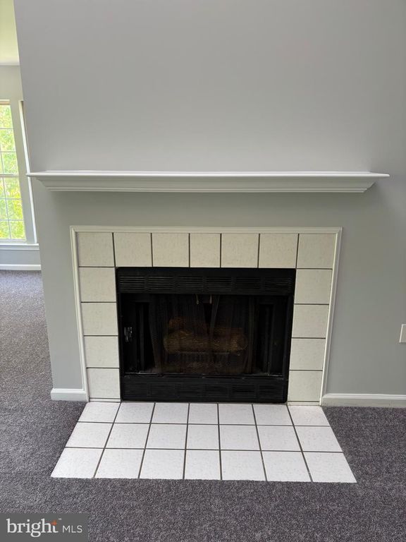 Image 8 of property listing at 4409 SILVERBROOK LN #304, Owings Mills, MD 21117