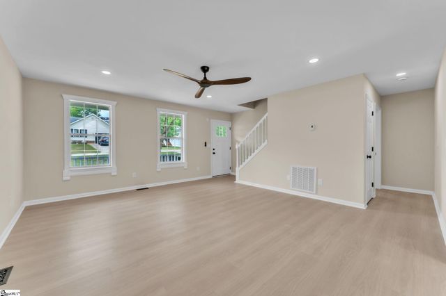 31 Michell Drive, Taylors, SC 29687