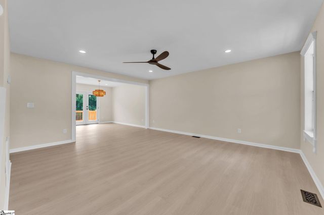 31 Michell Drive, Taylors, SC 29687