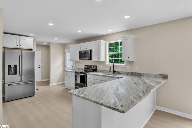 31 Michell Drive, Taylors, SC 29687