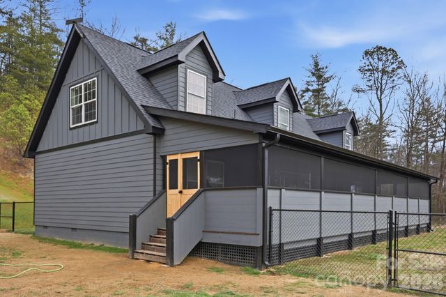 67 Nimitz Drive, Brevard, NC 28712
