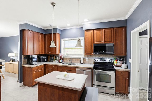 67 Nimitz Drive, Brevard, NC 28712