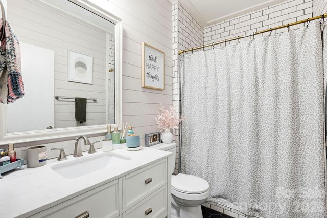 67 Nimitz Drive, Brevard, NC 28712