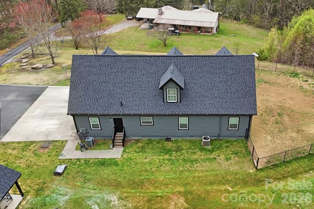 67 Nimitz Drive, Brevard, NC 28712