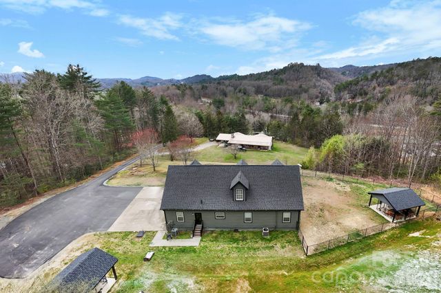 67 Nimitz Drive, Brevard, NC 28712