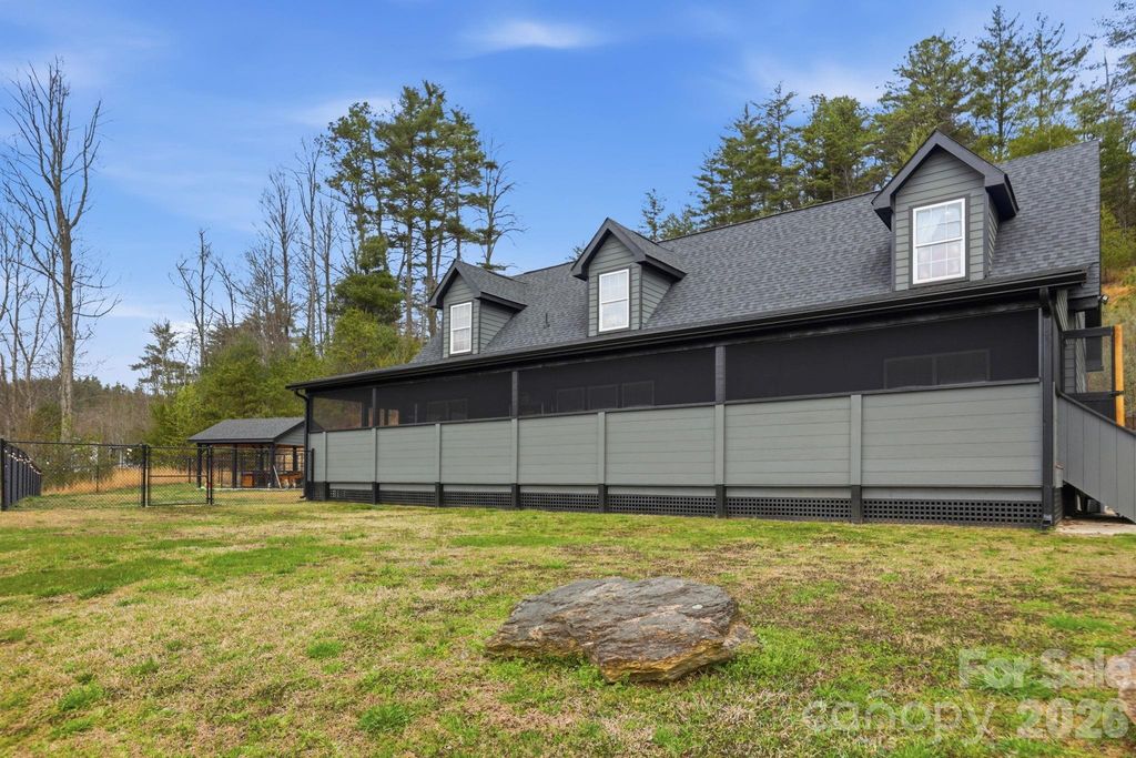 67 Nimitz Drive, Brevard, NC 28712