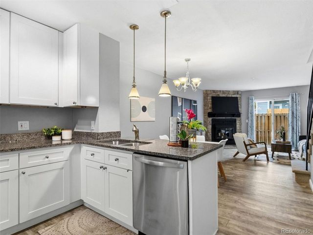 6732 S Independence St, Littleton, CO 80128