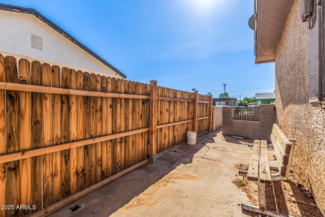 616 W MOBILE Lane, Phoenix, AZ 85041