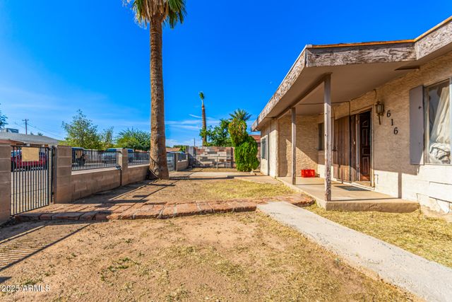 616 W MOBILE Lane, Phoenix, AZ 85041