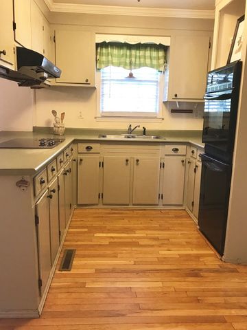 107 Azalea, Saint Matthews, SC 29135