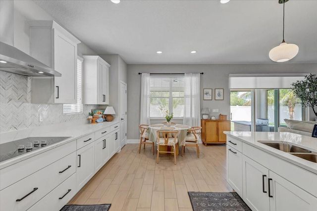 2194 FAIRWAY AVENUE S, St Petersburg, FL 33712
