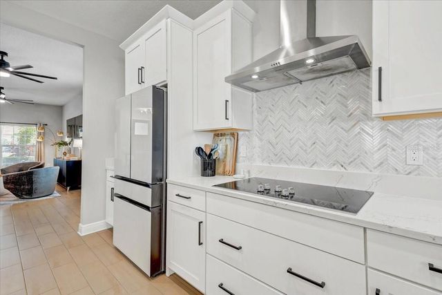 2194 FAIRWAY AVENUE S, St Petersburg, FL 33712
